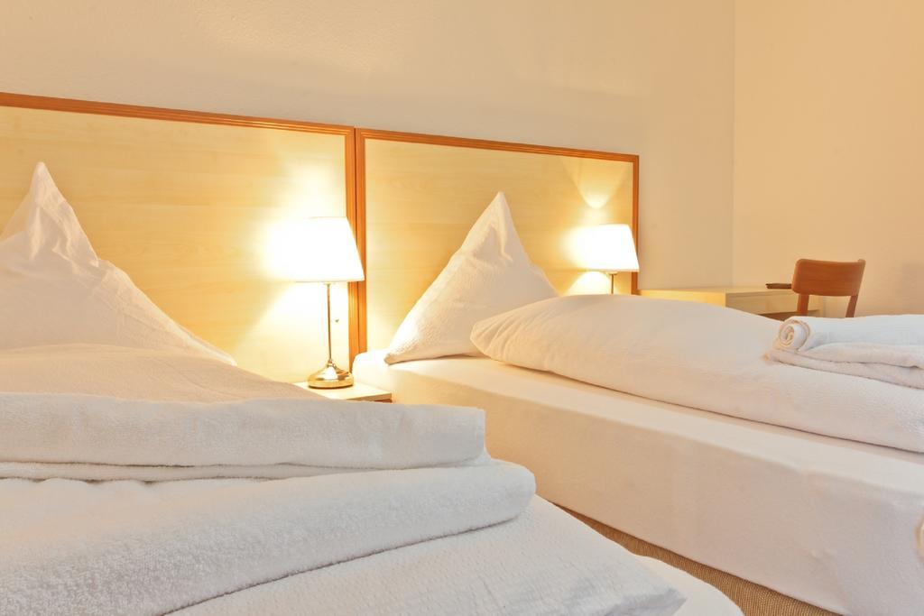 Hotel Ganita ไวล์อัมไรน์ ห้อง รูปภาพ