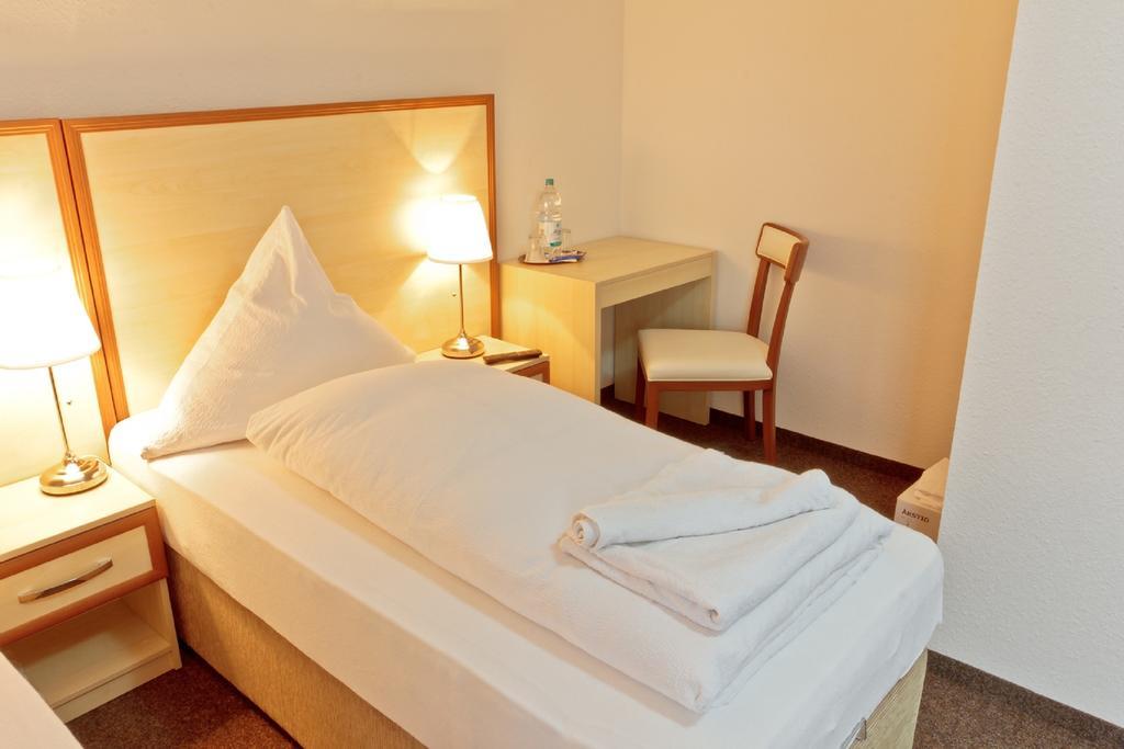 Hotel Ganita ไวล์อัมไรน์ ห้อง รูปภาพ